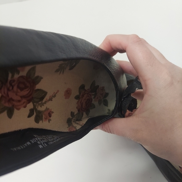 Appleseed's Black Leather Floral Applique Ballet Flats 9.5 Shoes Slip On - Picture 9 of 12